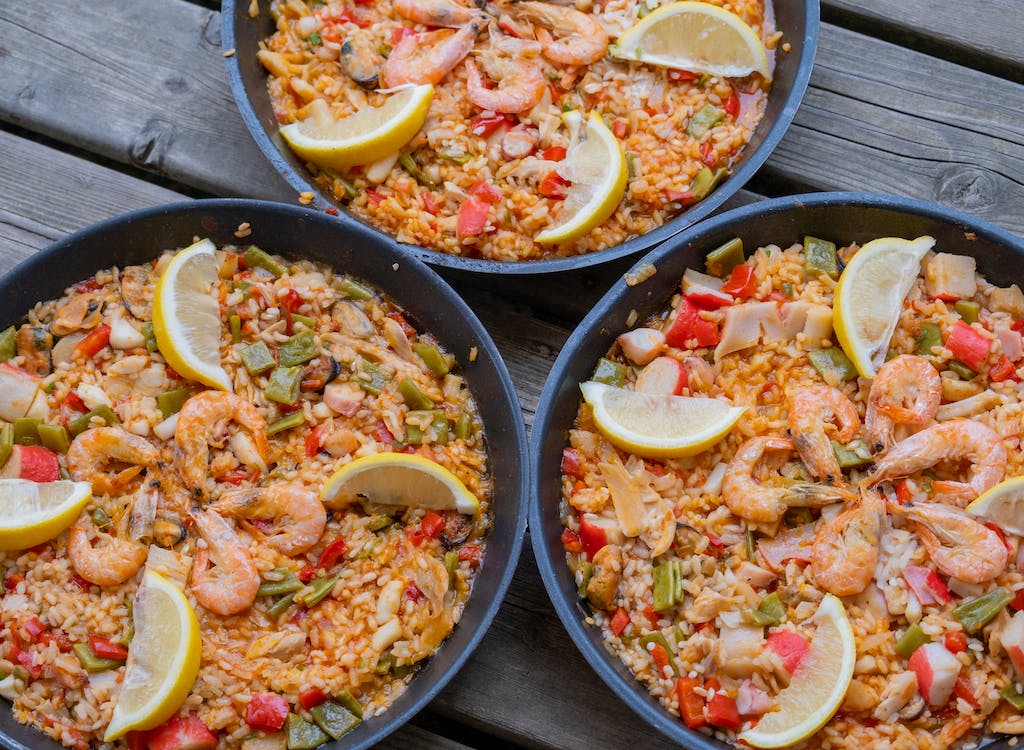 Image of scrumptious seafood paella.
